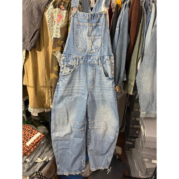 Free People We the Free Barrel-Leg Overalls Slouchy wide-leg Size M Excellent - Picture 2 of 7